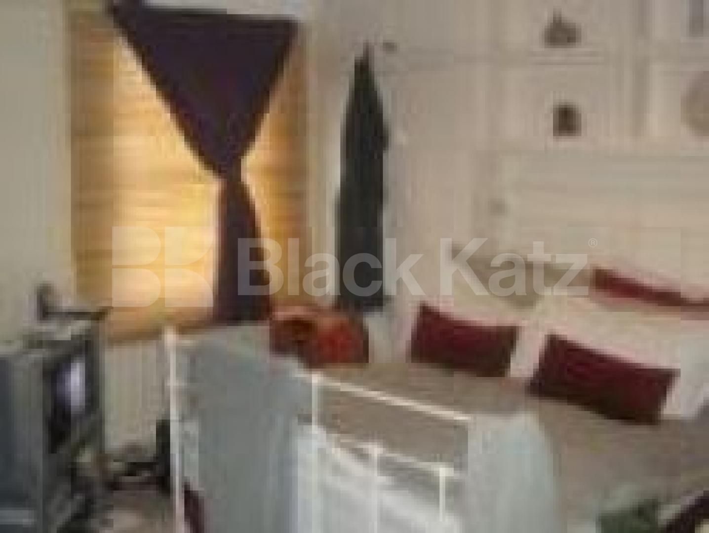 			2 Bedroom, 1 bath, 1 reception House			 Walmer Road, NOTTING HILL /HOLLAND PK W11